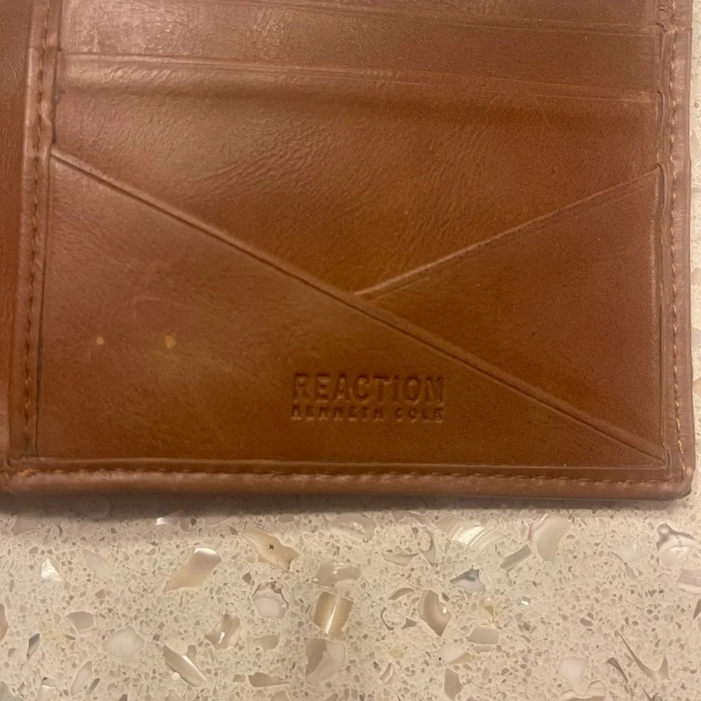 Kenneth Cole Reaction Wallet Brown